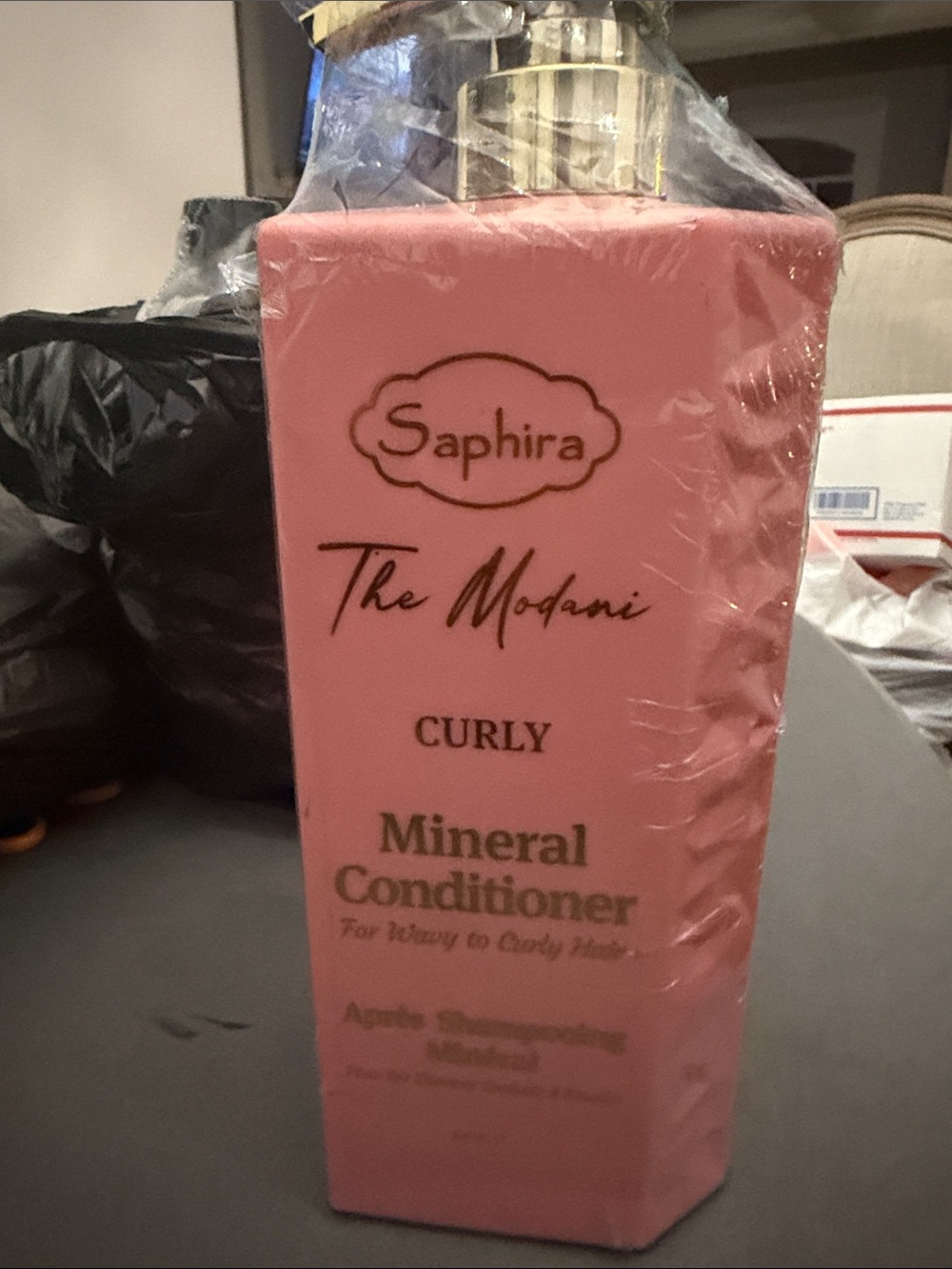 The Modani Curly Mineral Conditioner - Pink